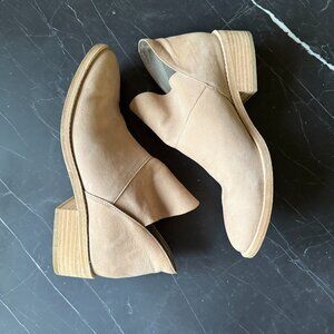 Eileen Fisher tan suede leather booties